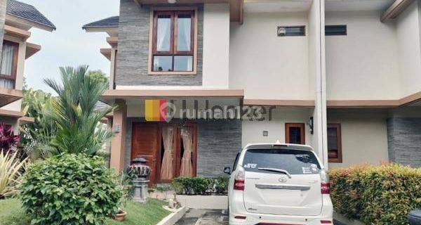 Disewakan Rumah Mewah Asri 2 Lantai Di Villa Panbil 1