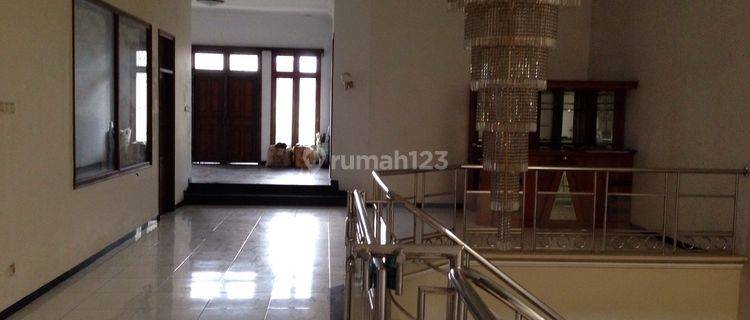 Dijual Rumah Siap Huni 2 Lantai di Lokasi Elite jl Sisingamangaraja - Semarang  1