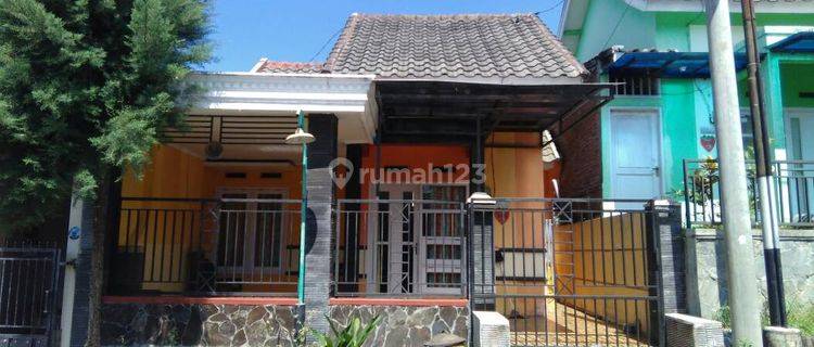 Rumah Cantik menarik bisa untuk Villa di kota Batu jawa timur 1