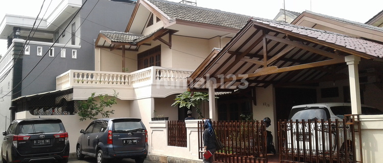 Price droppp!!! Corner house near Park in Pondok Kopi 1
