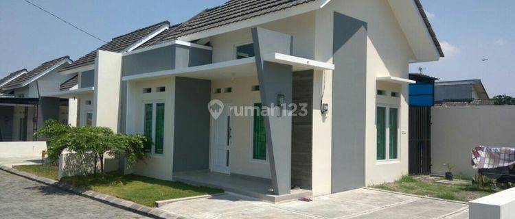 Rumah Cantik Purwomartani 1