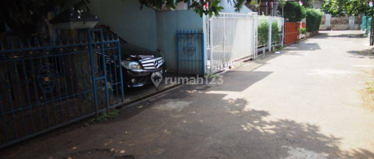 Rumah Nyaman dan murah ditengah kota Jakarta (FULL FURNISHED) 1