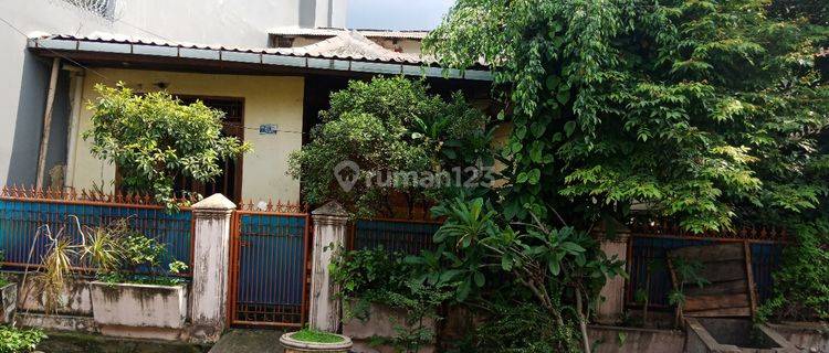 Turun Harga Rumah tua luas 212 m2, NJOP seharga 2.2 M cocok untuk Kost kostan 1