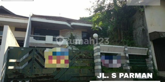 Rumah pinggir jalan raya 1
