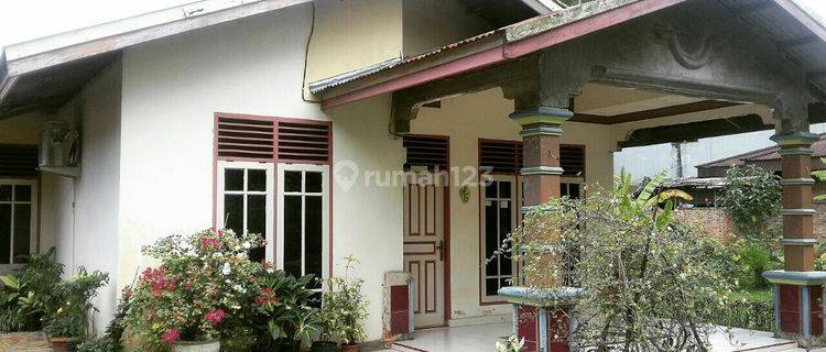 Rumah Asri lokasi strategis 1