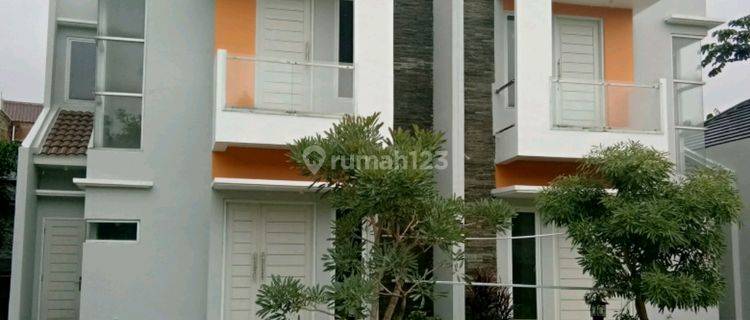 Rumah mewah 3 kamar lokasi strategis dekat toll bintaro 1