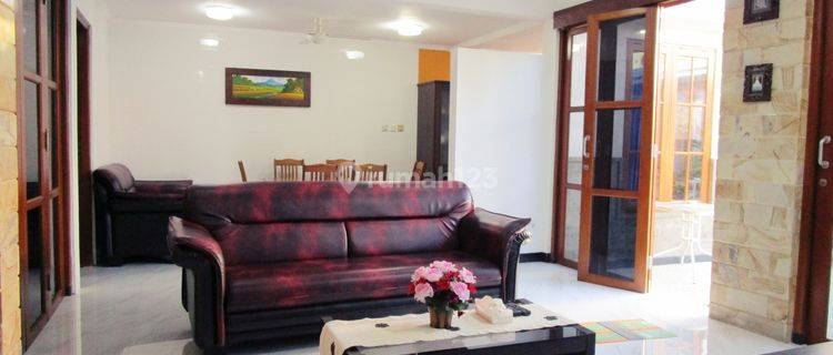 Clean house in Sanur 1