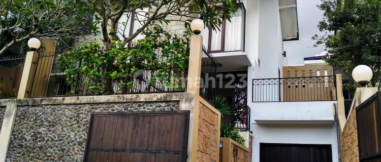 Rumah LUAS 5 Bedrooms Lt 300m Jl. Gunung Catur Denpasar Bali 1