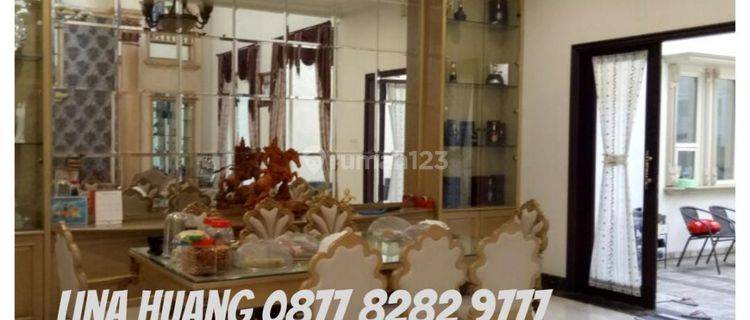 RUMAH PLUIT FULLY FURNISHED , HADAP TIMUR , ROW JALAN LEBAR 1