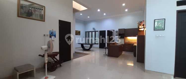 IP1977: House in Jelambar Area, Strategic Location and Flood-Free 1