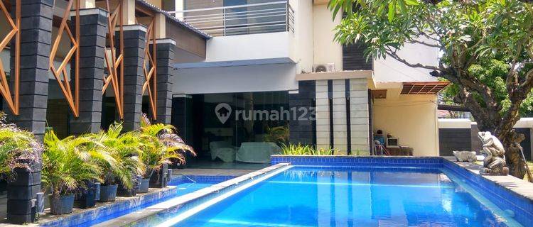 Luxury Villa at Main Road Bypass Nusa Dua with Stunning Pool &amp; Luxury Furniture 1