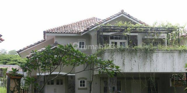 Disewakan per hari rumah kolam renang fuly furnish 1