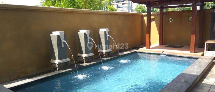 Indent Villa cantik 2 lantai 2KT 3KM Carport di Jl. Raya Mas Ubud One Gate System 1