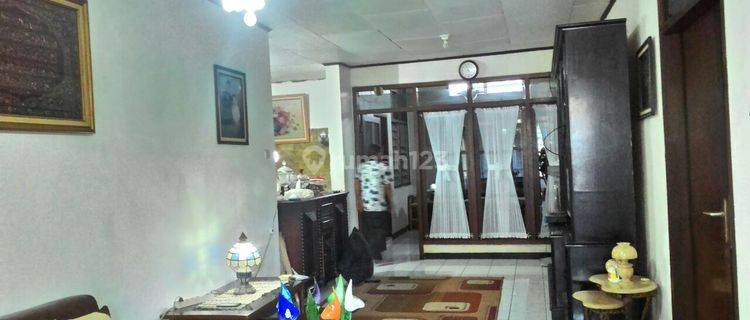 Rumah Megah Dan Terawat Dan Suasana Lingkungan Yang Nyaman !! Lokasi di Kopo Permai 1