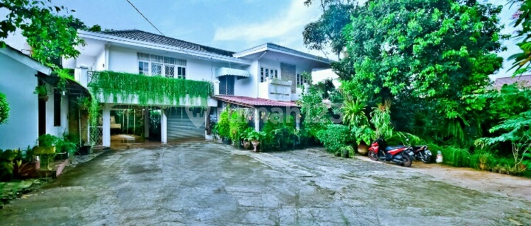 Quick Sale Large 2-Story House Spacious Yard Jagakarsa Location 1