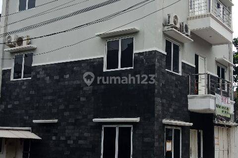 Rumah 3.5 lantai cocok untuk Kost, Kantor Luas Tanah 132m2,  LB 435m2, Komersil Area 1