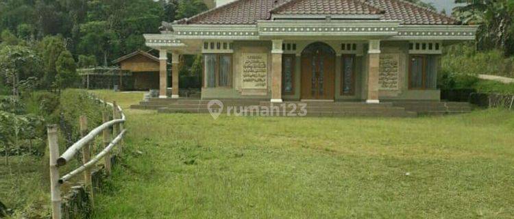 Villa+tanah 5000 m2 dekat jalan utama Kp. Limbangan Desa Cibodas 1