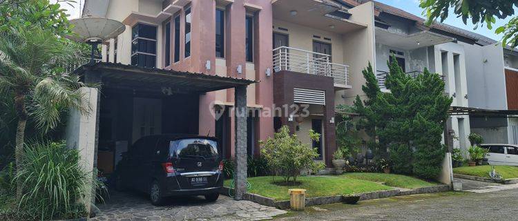 Rumah mewah lingkungan cluster elite di manahan solo.. 1