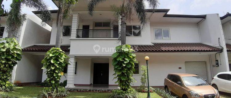 Nice house in Kemang Timur, Compound, good maintenance services. 1