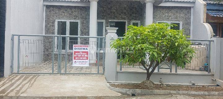 Rumah siah huni dengan fasilitas full furnish di Cluster Cendana Taman Royal, Tangerang 1