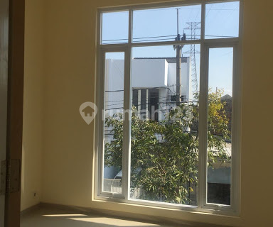 Rumah 2lantai Siap Huni PlosoTimur 1