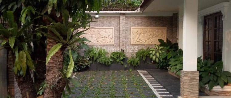 Rumah di Jl. Cibeber 5/3, Senopati . 5+5BR, Pool. Furnish 1