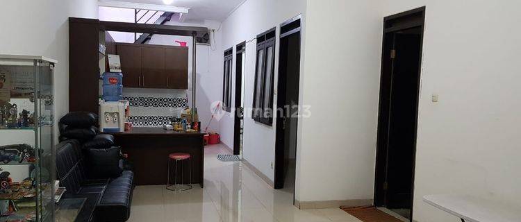 Rumah 1,5 Lantai Dalam CLUSTER di BATUNUNGGAL , Semi Furnished 1