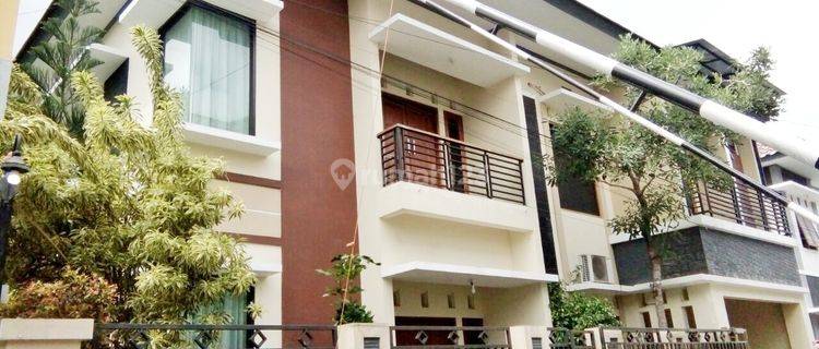 Rumah dalam PerumAhan Pogung Baru dekat Kampus UGM,UNY Pandega Marta 1