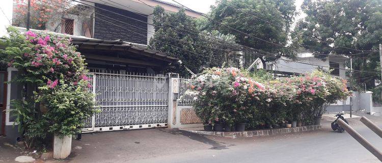 Rumah Di Tebet Lingkungan Mewah Dan Akses Mudah 1