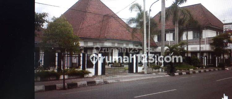 Rumah Antik Untuk Kantor atau Cafe 1