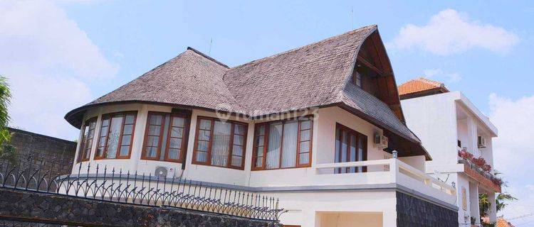 3 Bedroom Private Villa in Petitenget 1