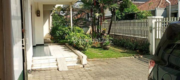 Rumah disewakan di pusat kota luas dan besar 1