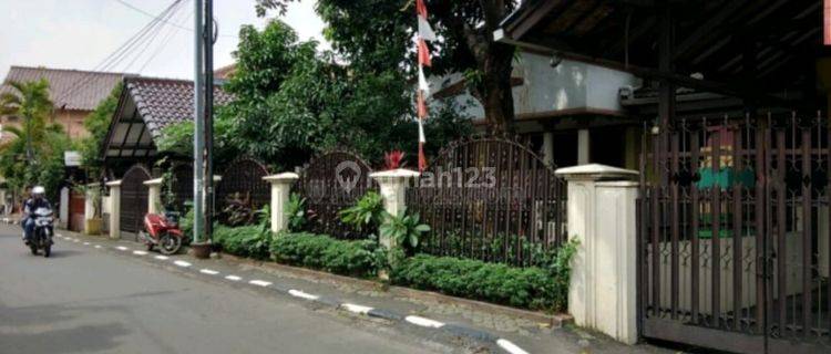 Rumah cantik asri dan nyaman 1