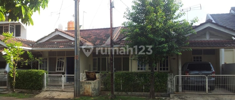 Two plots combined into one house, 16m front width, in Pulo Permatasari, Bekasi. 1
