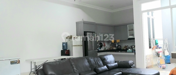 New ready-to-use hook house. 1