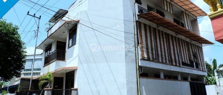 Rumah induk dan kost strategis dekat slamet riyadi solo 1