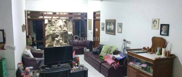 Rumah bertingkat cocok unt kost² an 1