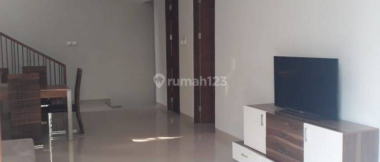 Townhouse cantik di Jl Bangka, bebas banjir lokasi tenang akses dari Prapanca, Kemang, Tendean maupun Mampang 1