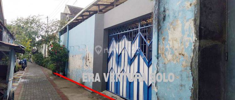 Rumah Strategis Kawasan Pasar Serengan Solo 1