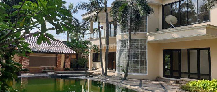 Rumah mewah dengan big pool n big garden 1