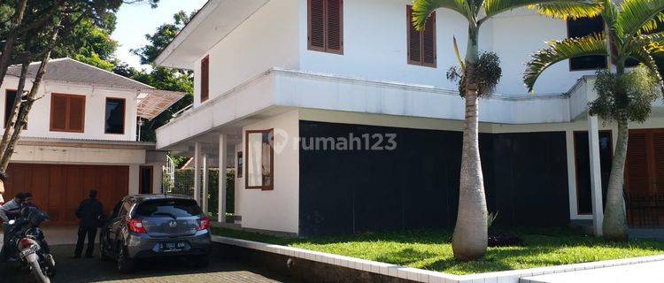 Luxury family home in Dago Pakar 1