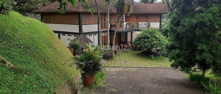 Villa luas sejuk view pegunungan di Pancawati Bogor 1