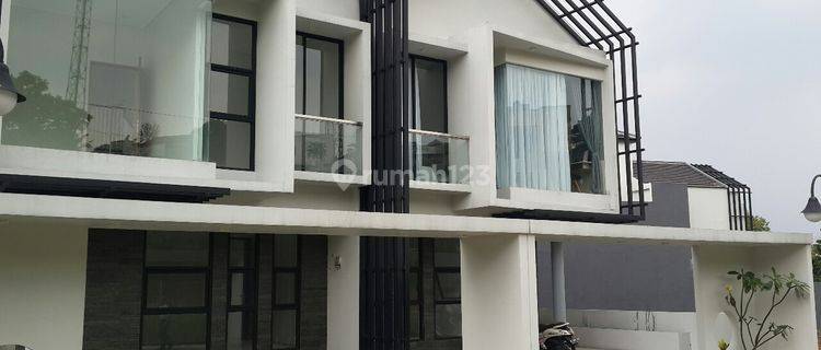 RUMAH BARU ASRI MODEREN EKSKLUSIF DI SETIABUDI 3MENIT KE UPI NHI 1