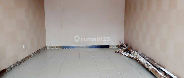 Disewakan Kantor, Tempat Usaha + Rumah Tinggal Siap Huni Lokasi Komersil Sayap Gatot Subroto 1