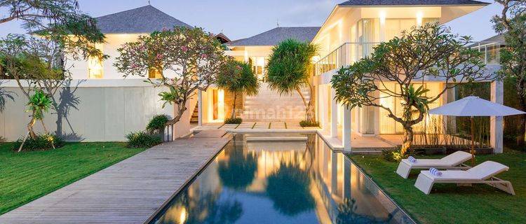 Amazing Villa Beachside. We are delighted to offer this beautifully presented property is located 150 meters from the beach (close enough to hear the surf) near Canggu, which is fast evolving as Bali&#39;s hippest seaside scene. 1