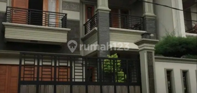 Rumah bagus ada swimning Poll di Duren Sawit Jakarta Timur 1