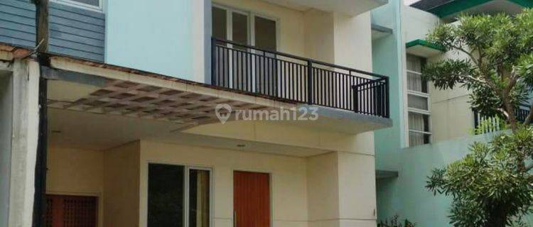 Dijual Rumah Dalam Cluster  Cantik 2 Lantai di Cinere 1