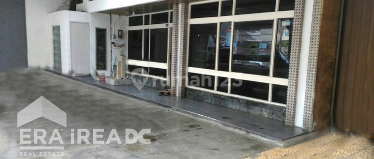 Strategic House for Business in the Center of Ki Mangunsarkoro, Semarang 1