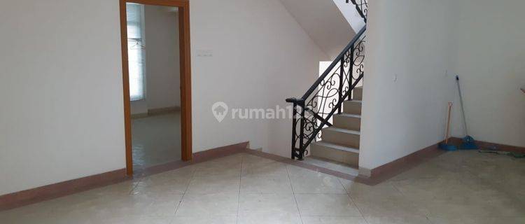 Rumah mewah Johar Golf Pantai indah kapuk 1