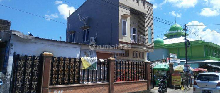 Rumah Asri Strategis Tengah Kota Makassar 1